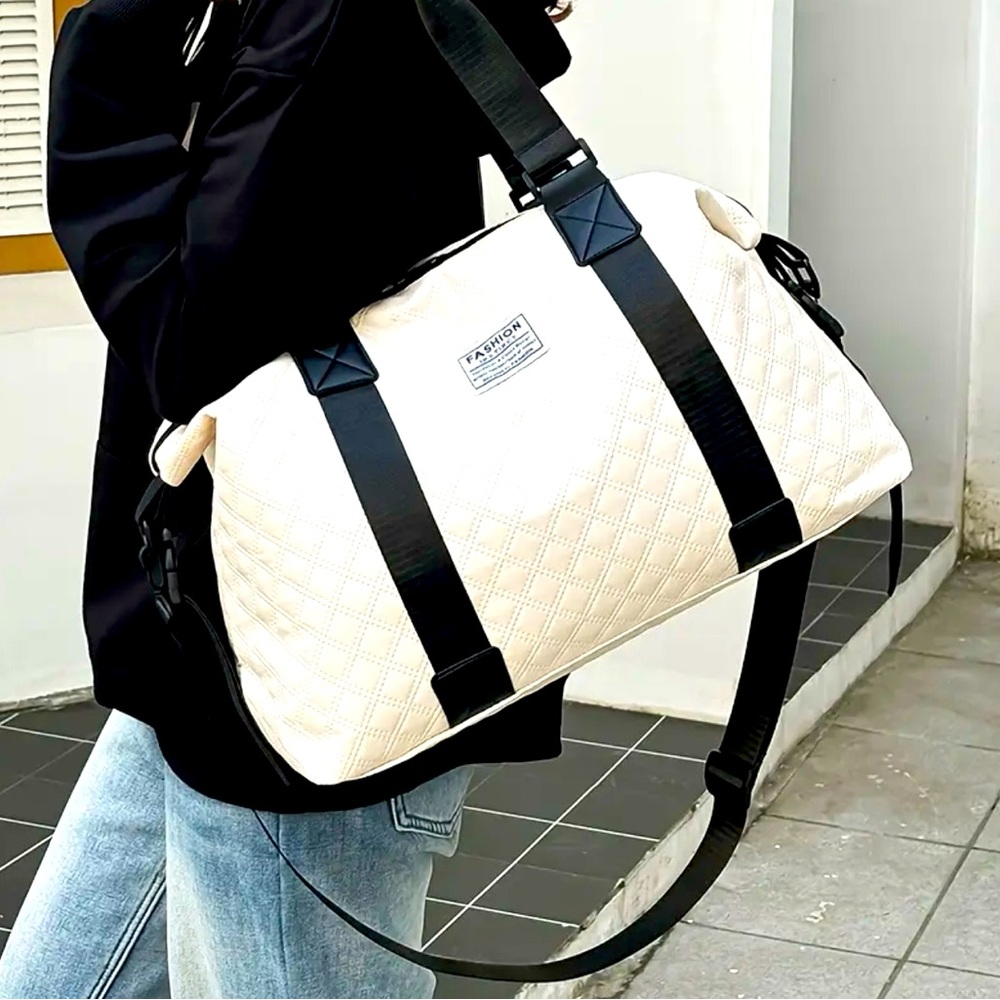 New - Large Capacity Quilted Pattern Travel Bag - White